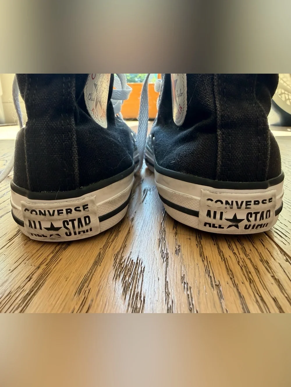 Converse Chuck Taylor All Star Kids High Top Sneakers in Black and White Sz 2.5